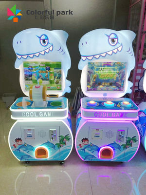 Σφυρί που χτυπά τη μηχανή παιχνιδιών νομισμάτων λίγη μηχανή Arcade λαχειοφόρων αγορών οθόνης των οδηγήσεων δελφινιών