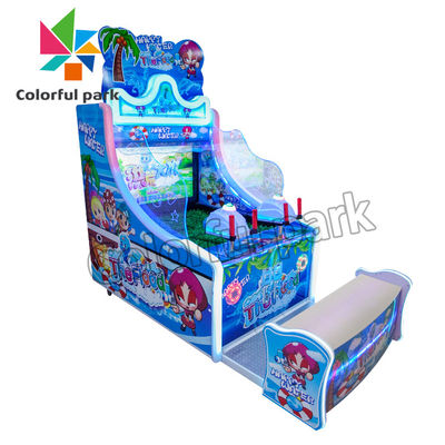 Μηχανή Arcade παιδιών πυροβολισμού νερού, παγωμένη αιχμηρή στάση επάνω στη μηχανή Arcade ακρυλική